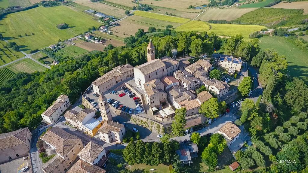 Albergo Diffuso Borgo Montemaggiore Montemaggiore al Metauro Zewnętrze zdjęcie